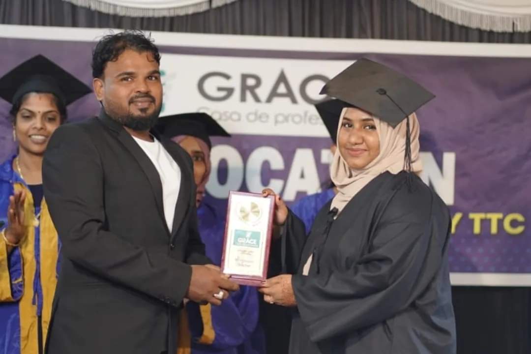 Grace Casa de profesores Montessori TTC Areekode